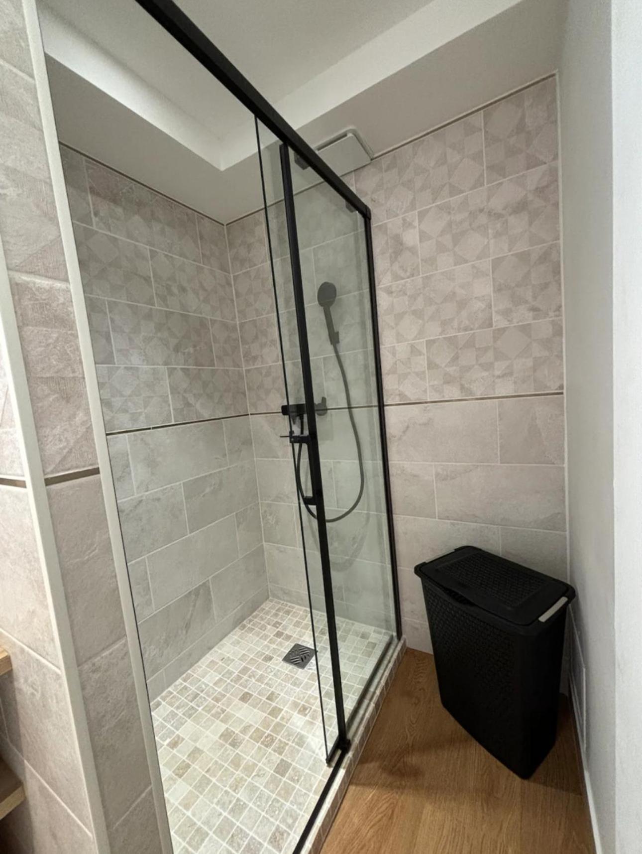 Location D'Un Superbe Appartement Avec Piscine Roquebrune-sur-Argens Buitenkant foto